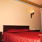 Ξενοδοχείο Family At Renaissance Square 3*