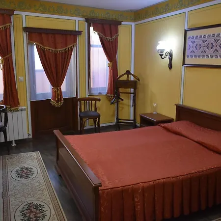 Hotel Family At Renaissance Square Plovdiv