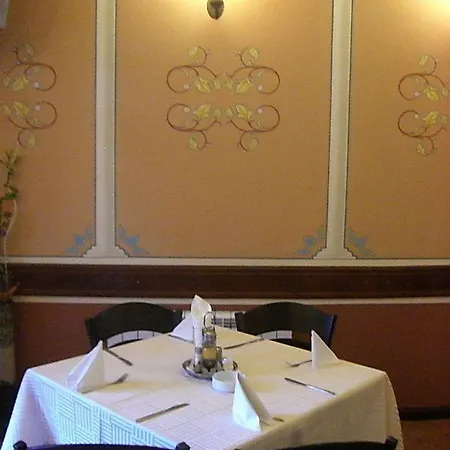 Family At Renaissance Square 3* Plovdiv