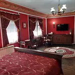 Хотел семеен на площад ренесанс 3*