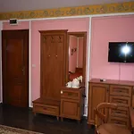 Хотел семеен на площад ренесанс 3*