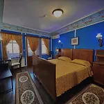 семеен на площад ренесанс 3*