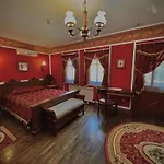 семеен на площад ренесанс 3*