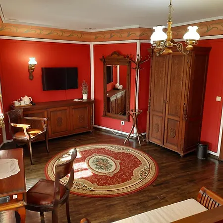 Отель Family At Renaissance Square 3*