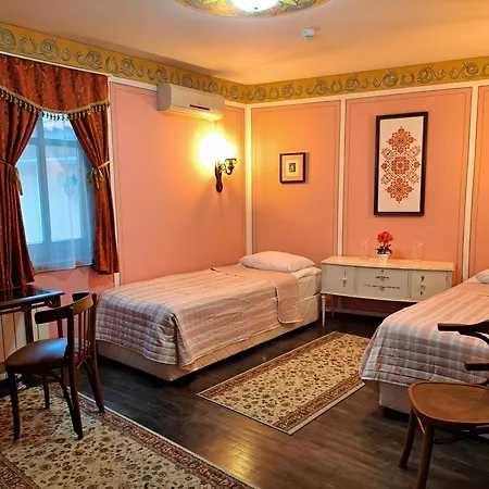 Family At Renaissance Square 3*