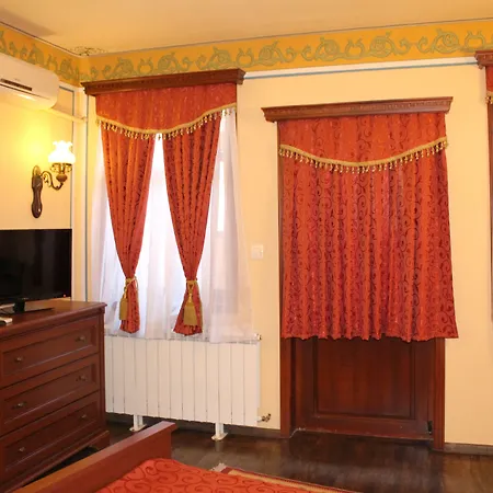 Family At Renaissance Square Отель 3*