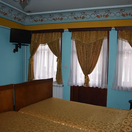 Hotel Family At Renaissance Square 3*