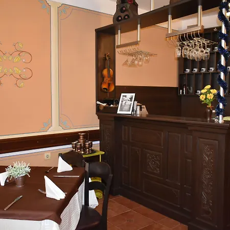 Family At Renaissance Square Отель 3*