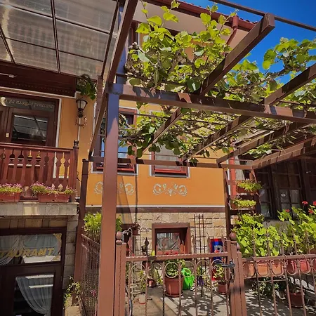 Family At Renaissance Square Hotel 3*