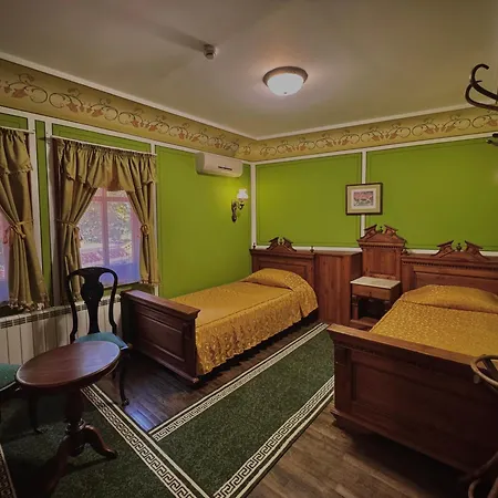 Family At Renaissance Square Пловдив