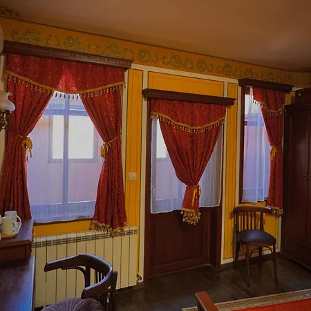 Family At Renaissance Square Hotel Plovdiv