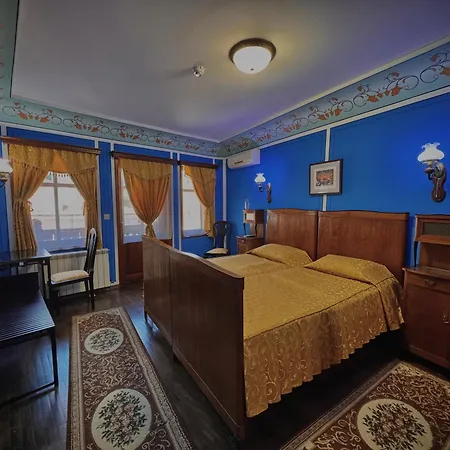семеен на площад ренесанс 3*