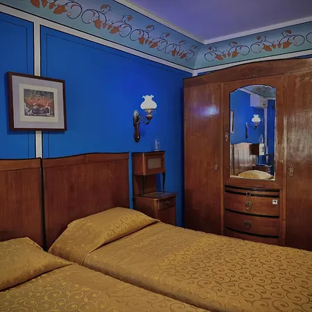 Отель Family At Renaissance Square 3*