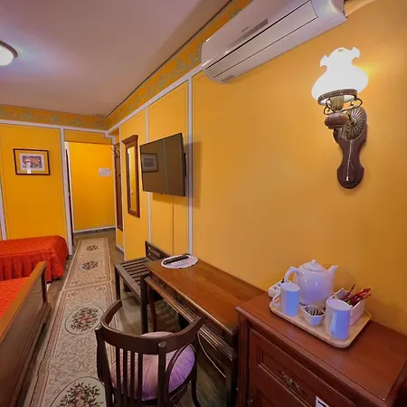 Отель Family At Renaissance Square 3*