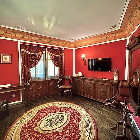 Family At Renaissance Square فندق بلوفديف