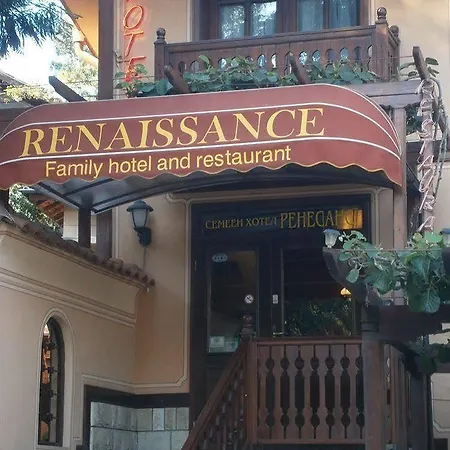 Готель Family At Renaissance Square