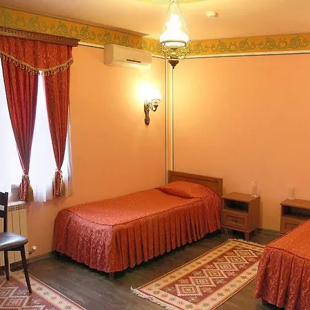 Family At Renaissance Square Готель 3*