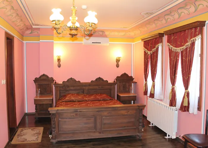 Hotel Family At Renaissance Square Plowdiw