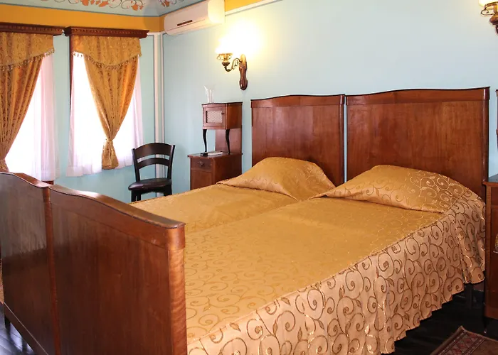 文艺复兴广场家庭酒店 酒店