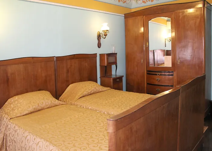 文艺复兴广场家庭酒店 酒店