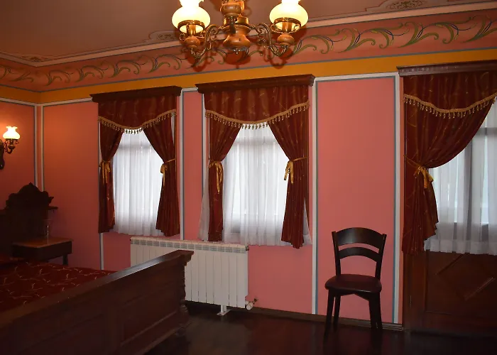 文艺复兴广场家庭酒店 酒店