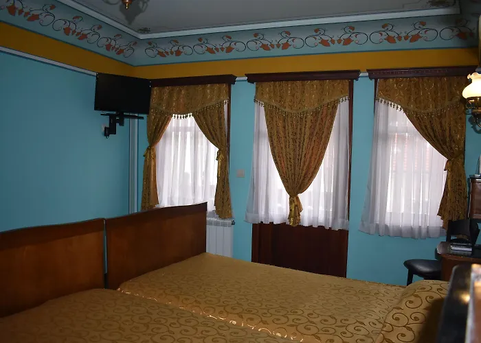 酒店 文艺复兴广场家庭酒店 3*