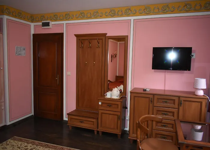 酒店 文艺复兴广场家庭酒店 3*