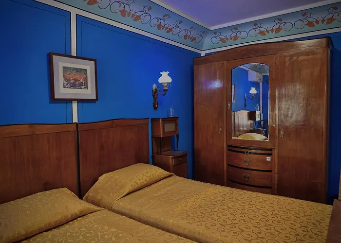 酒店 文艺复兴广场家庭酒店 3*